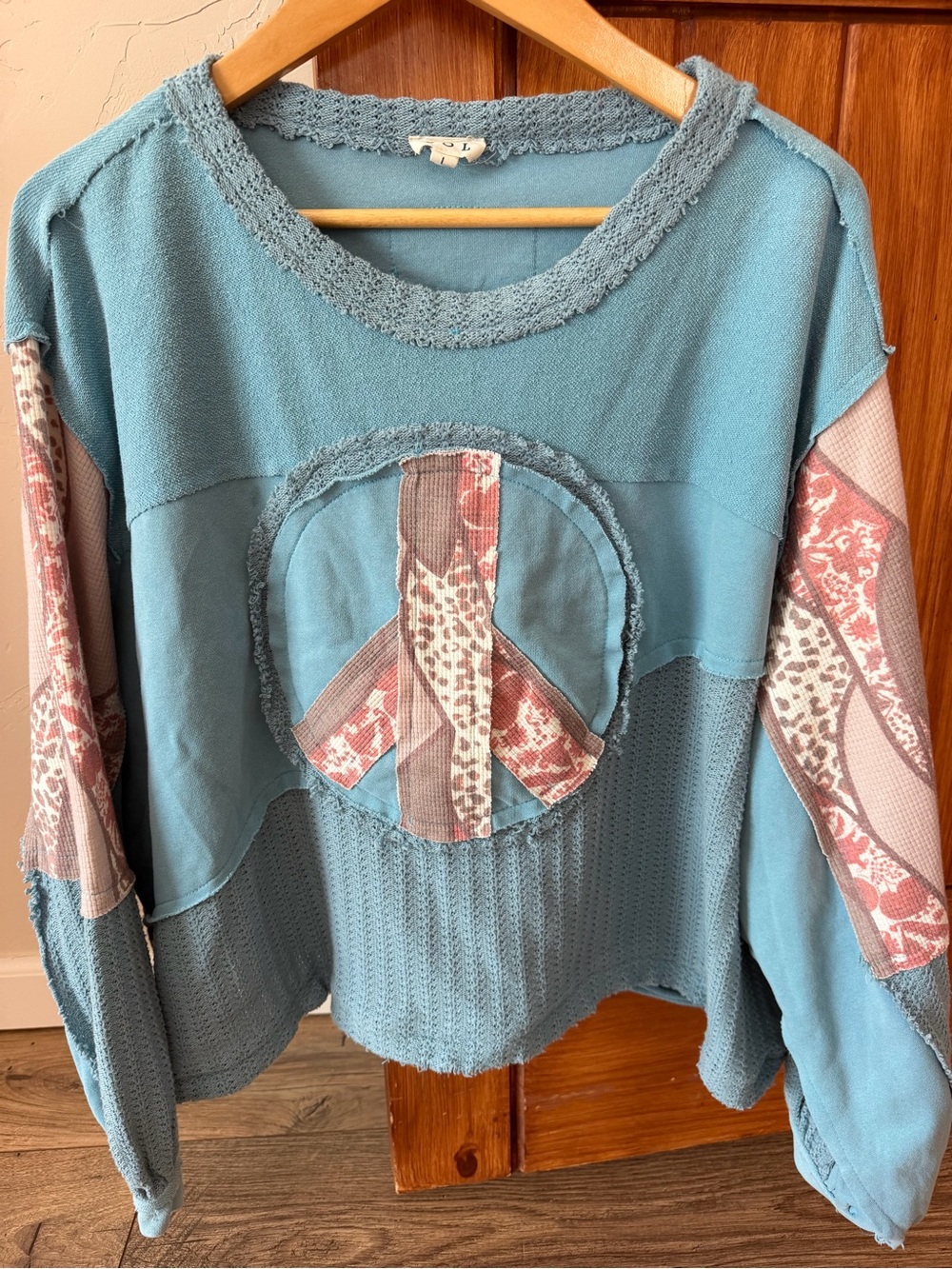 POL Blue Thermal Patchwork Peace Sign Top Sweatshirt Raw Edge L EUC pink/peach